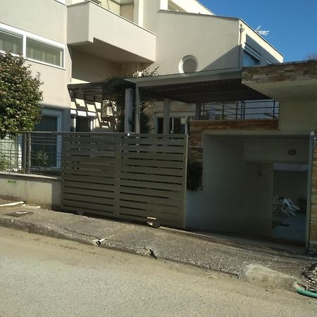 Trikala Alex House Apartment ภายนอก รูปภาพ